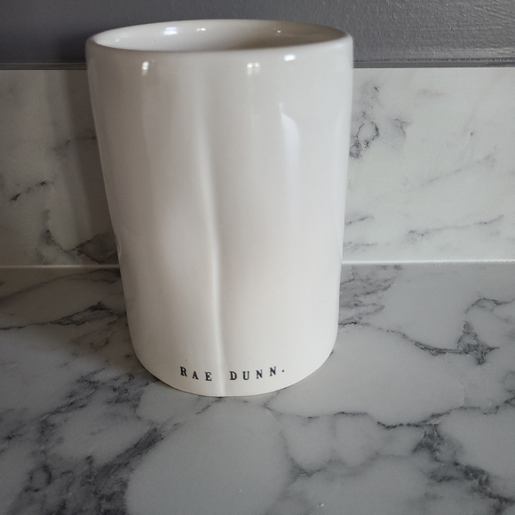 Rae Dunn Large Candle - Picture 3 of 4